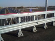 Мостовые ограждения барьерного типа 11МО